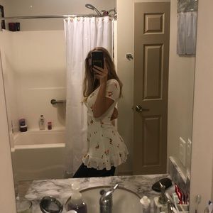 Flower white dress. Brand Kendall & Kylie. Small.